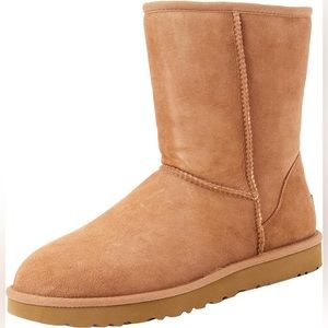 Ugg Sherpa lined suede boots size 6